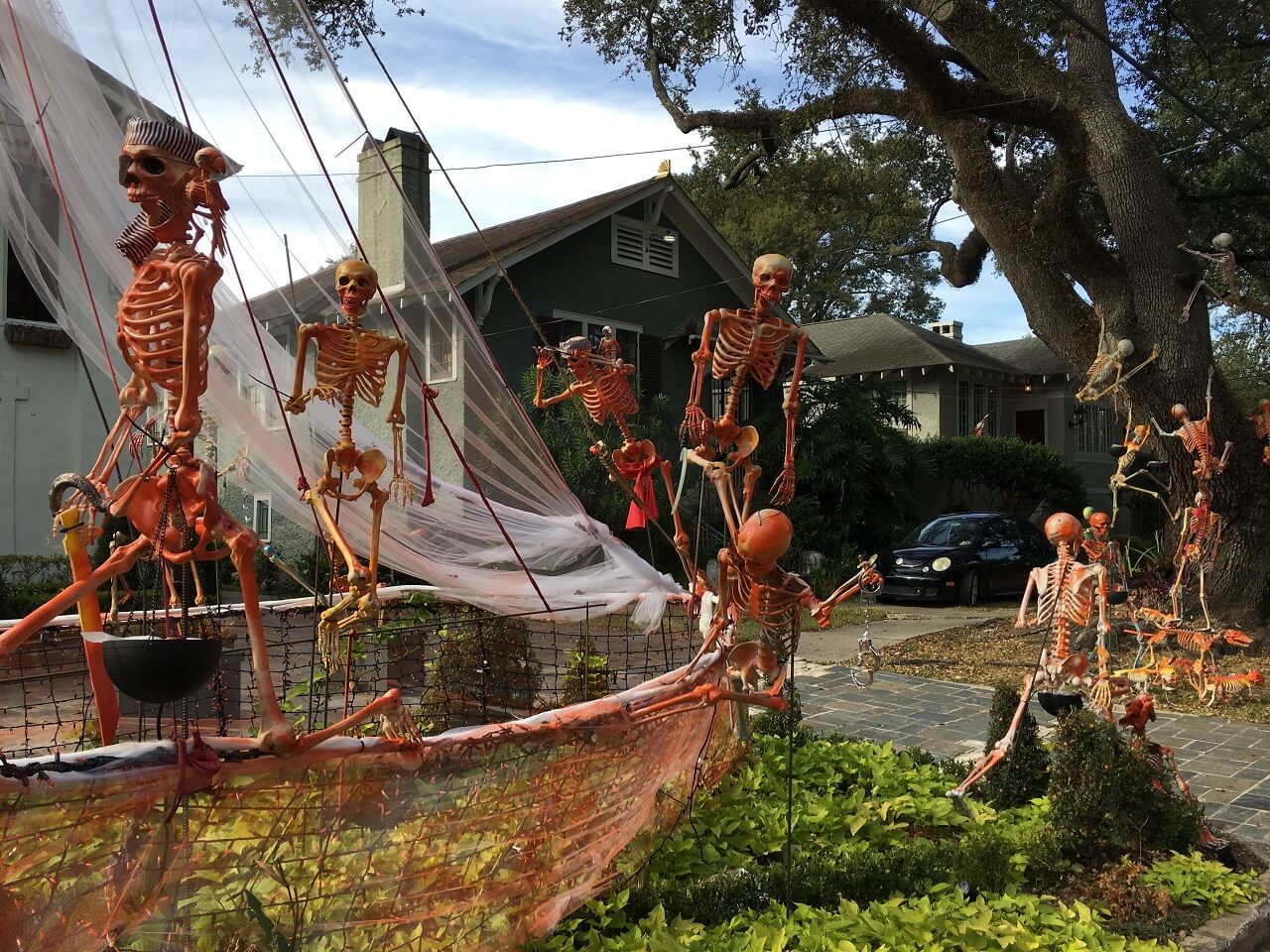 Skeleton decorations on a New Orleans lawn