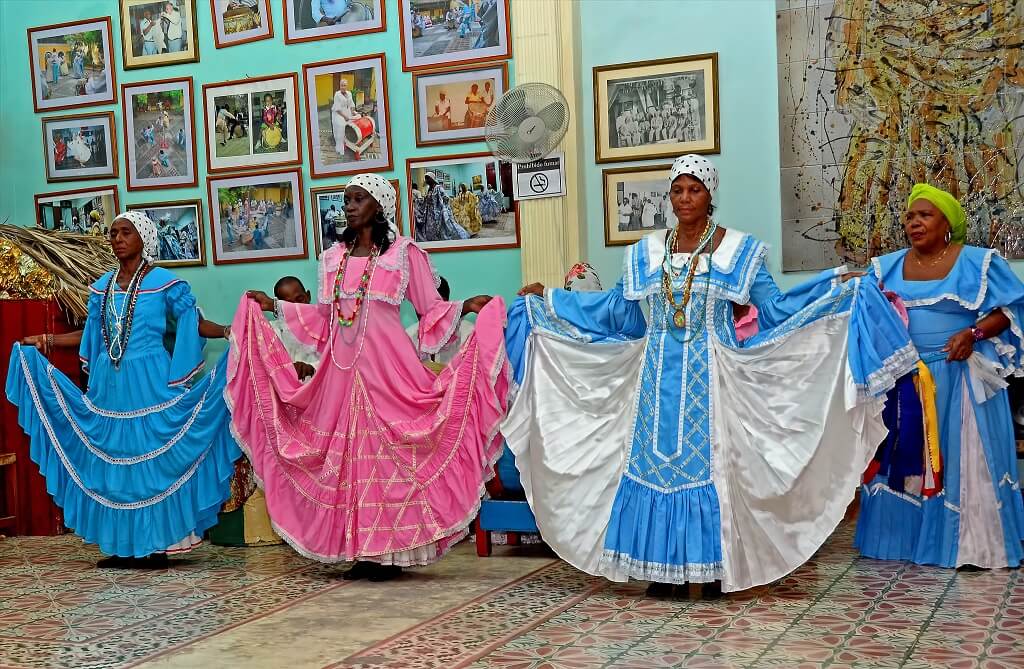 Folkdance reenactment in Santiago de Cuba