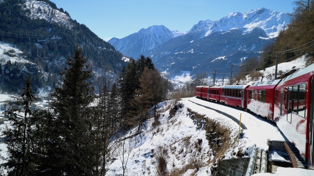 EXPERIENCE THE WORLD'S GREAT SCENIC RAILWAY JOURNEYS