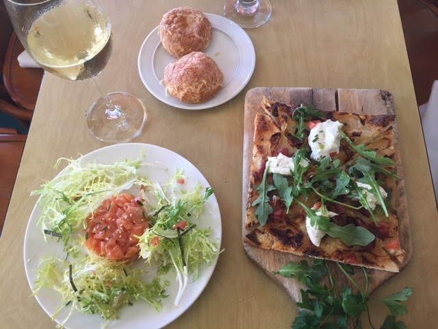 Authentic ethnic restaurants in New York City offer salads.