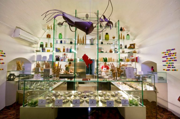 22 GOURMET ICE CREAM SHOPS THAT YOU MUST TRY