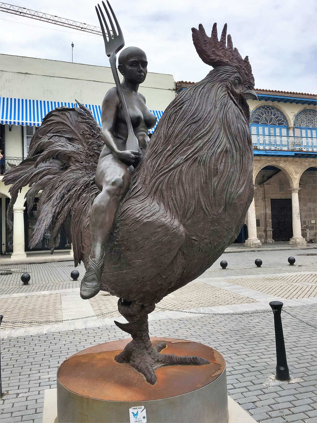 Art in Plaza Vieja to see on a Havana walking tour