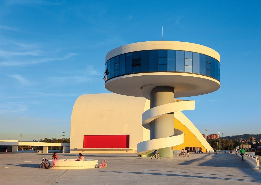 Oscar Niemeyer cultural center 