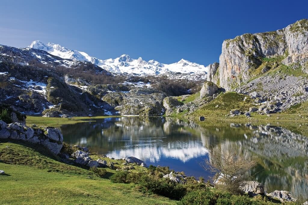 Lake on 2 week Asturias itinerary