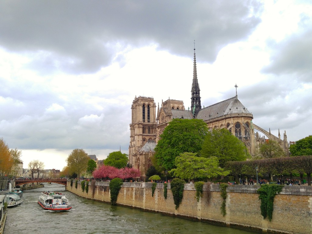 Places to Go for Book Lovers - Paris