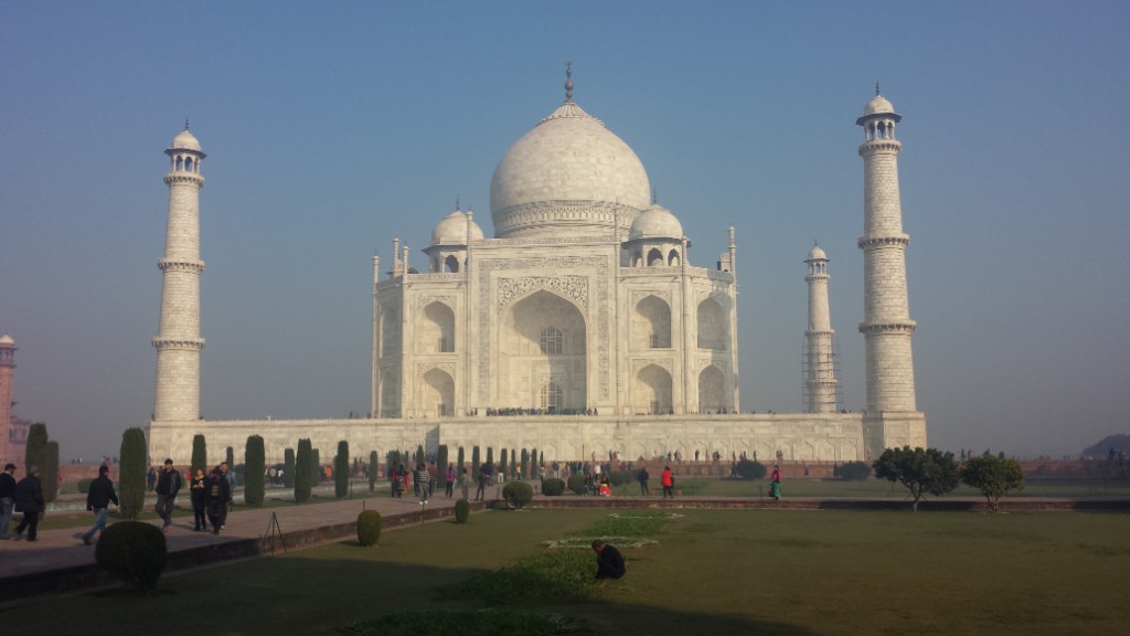 Taj Mahal in India. Describes books to read before trveling to Asia