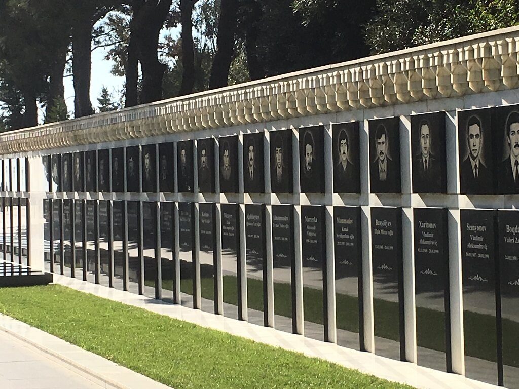 Martyers Alley monument in Baku. Places to visit in Baku