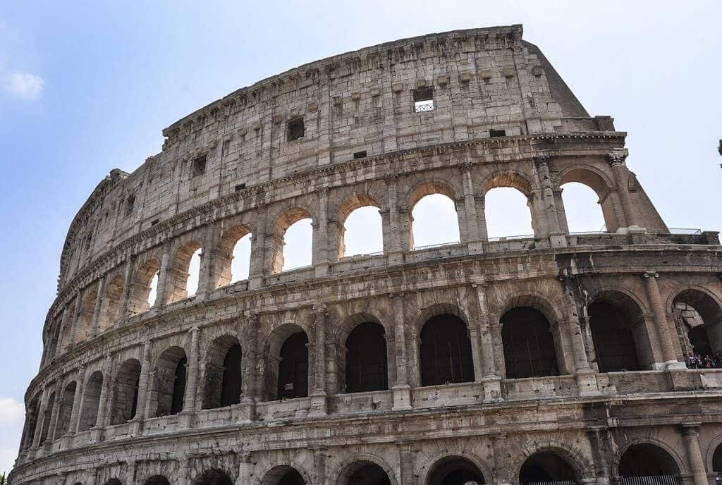 The coliseum where scams are common