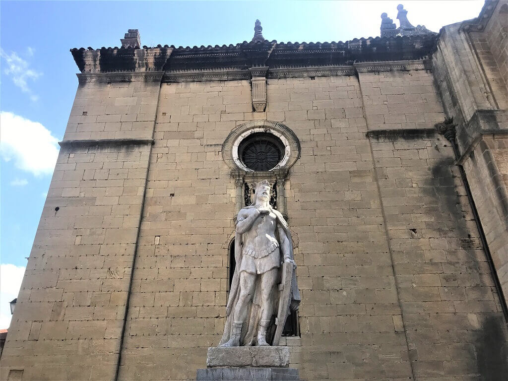 Statue of Asturian kings, things to see in Asturias 