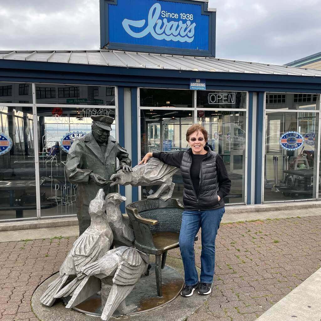 Ivars Restaurant is a good place to eat on your 3-day Seattle itinerary