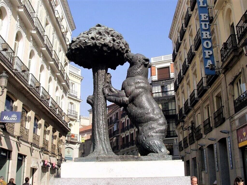 statue of ear and tree, the symbol of Madrid.