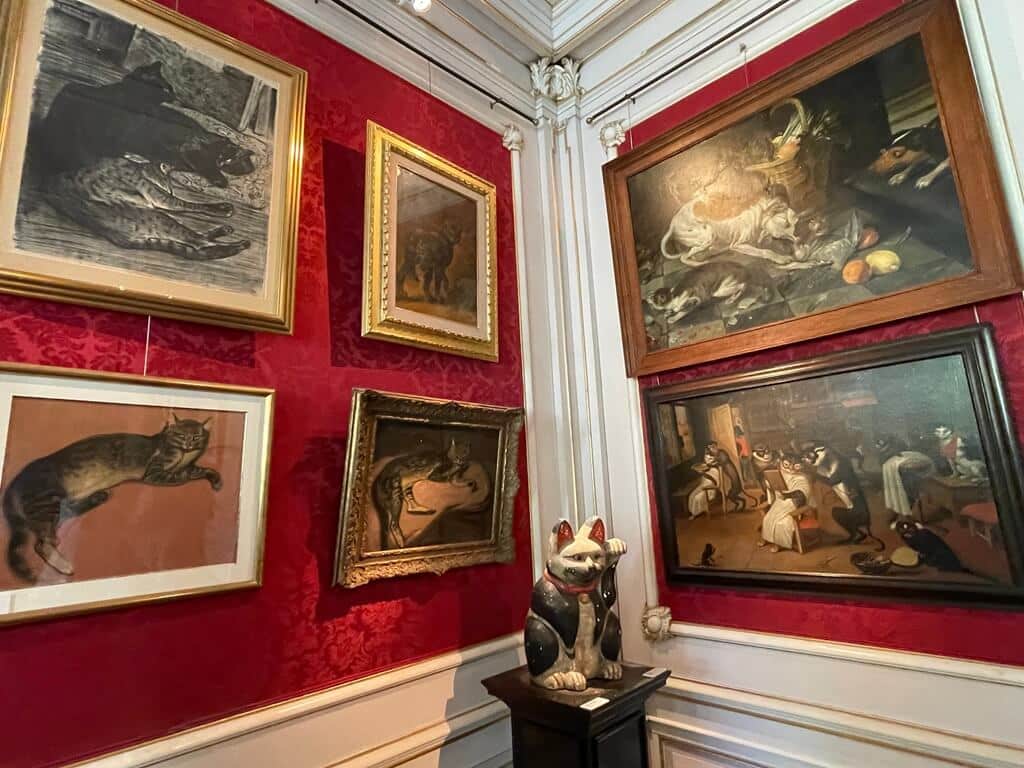 Car paintings and sculptures at the Cat Museum of Amsterdam