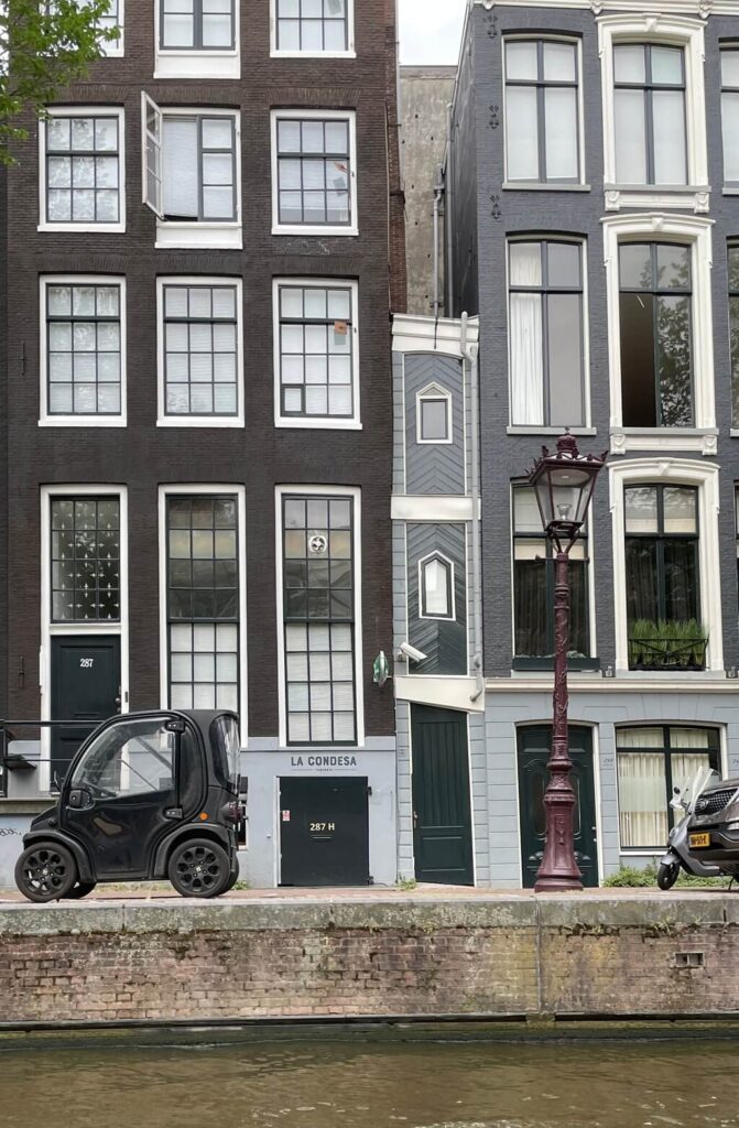 The skinniest house in Amsterdam