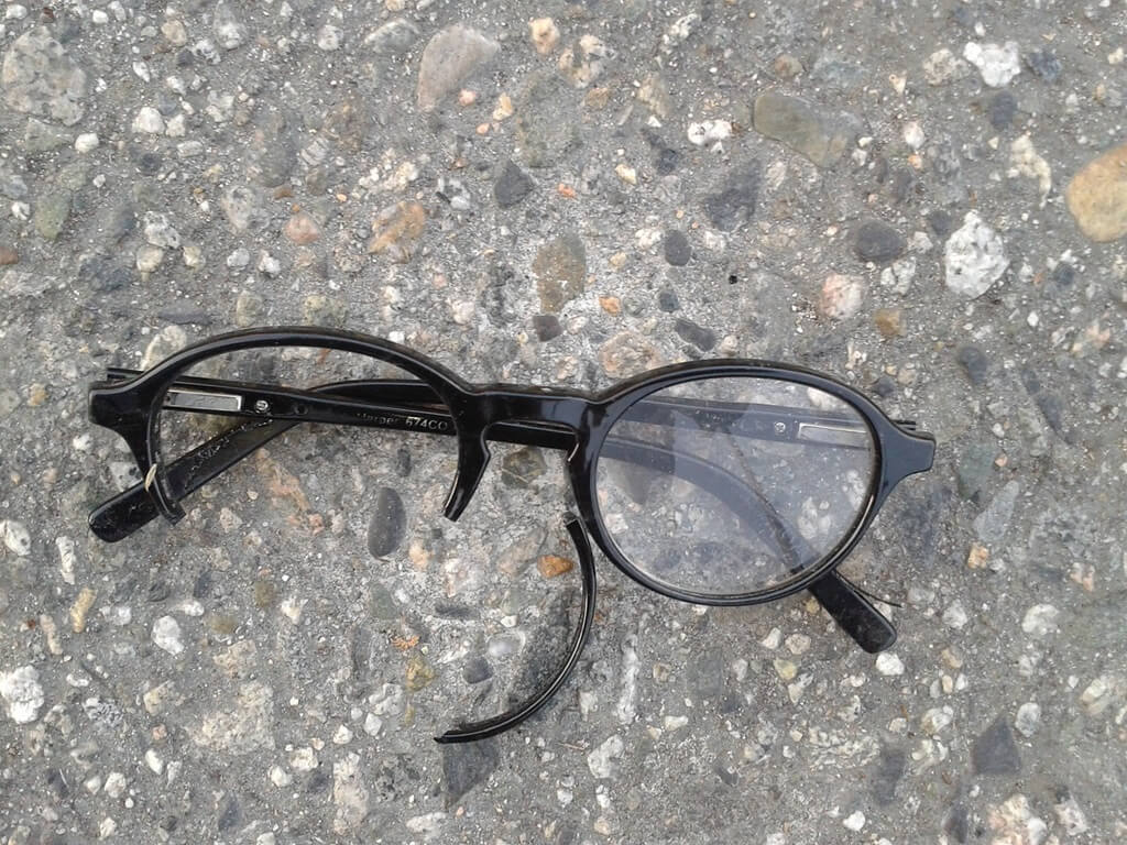 Broken eyeglasses are replaced with travel insurance