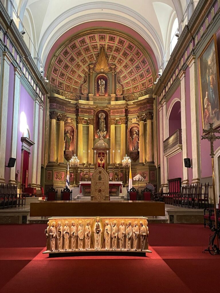 Interior of Montevideo's cathedral