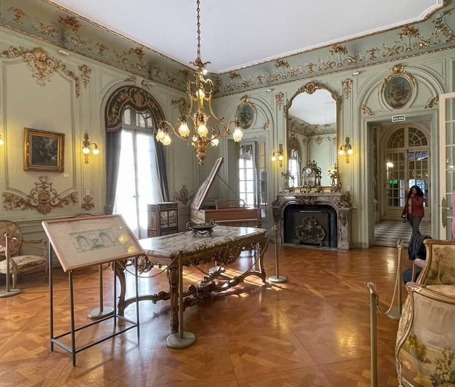 Music room in Palacio Taranco