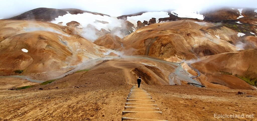 Can can find the best hikes in Iceland in Kerlingarfjoll