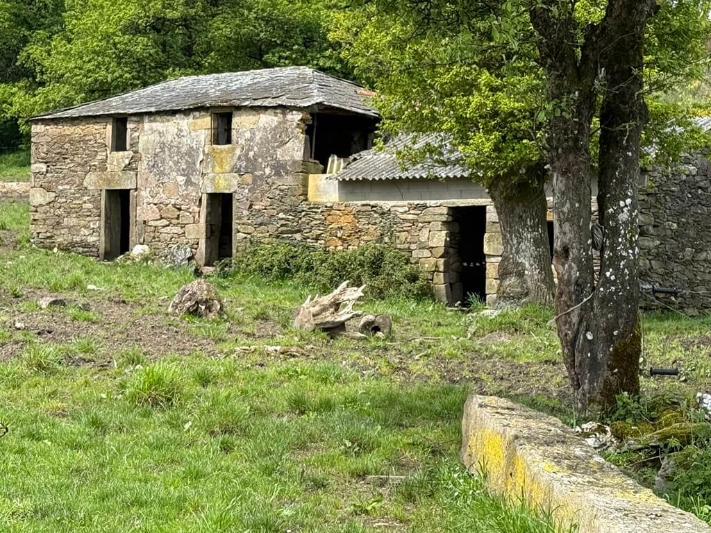 abandoned houses in the Galicial countryside