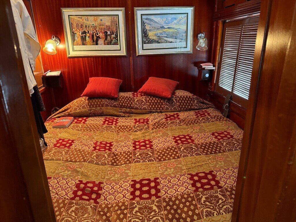 bedroom on a train