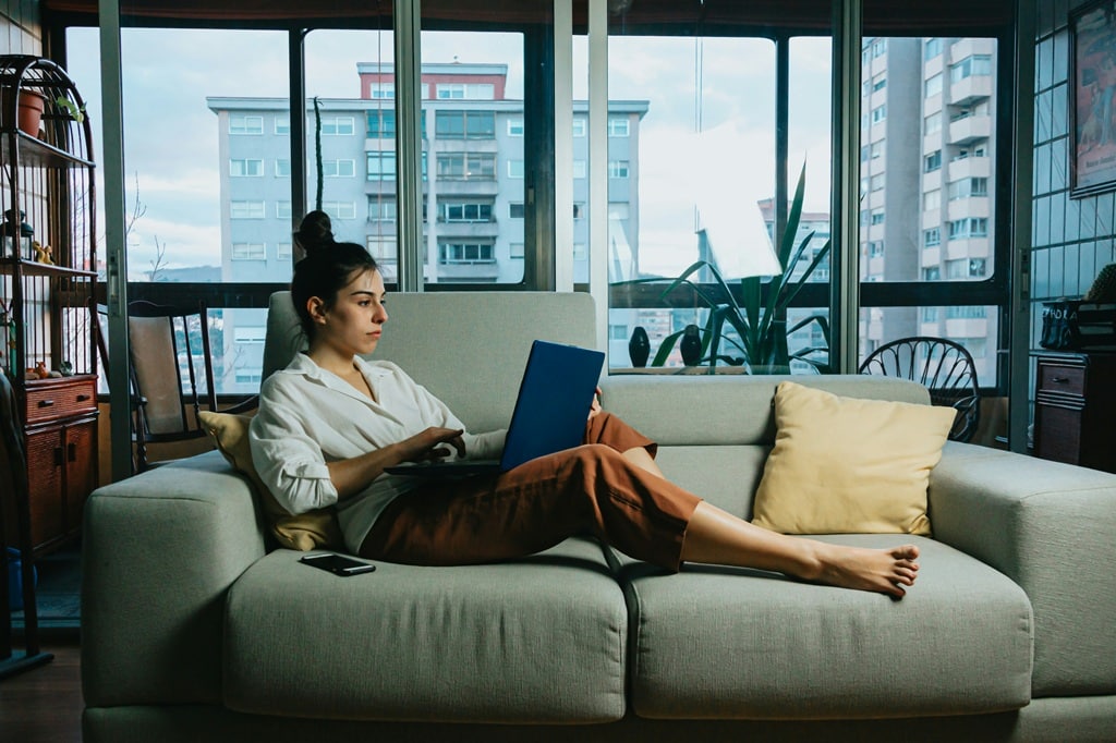 Beat jet lag and sleep better even after returning home.